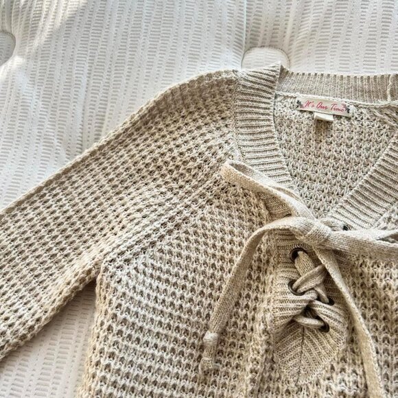 Crochet Bow Sweater - Picture 3 of 4